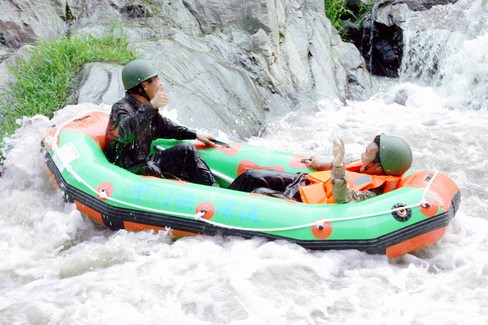 ���T�{Ư��